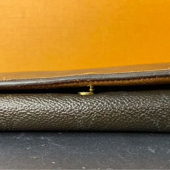 Louis Vuitton 2002 Porte Monnaie Tresor Compact Wallet Authentic and Vintage - Picture 15 of 17